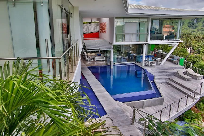 Villa Space