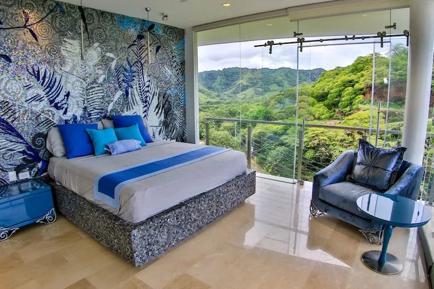 Villa Space
