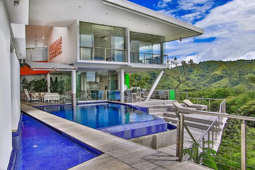 Villa Space